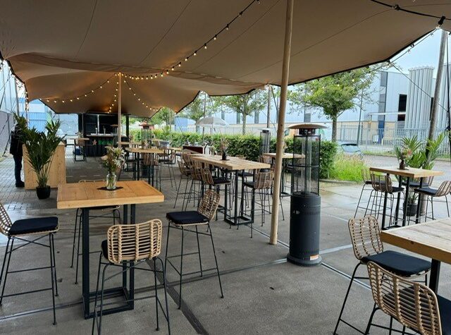 Stretchtent sfeervol aangekleed